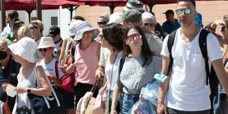 Ibiza | El alcalde de Ibiza propone limitar la llegada de cruceros