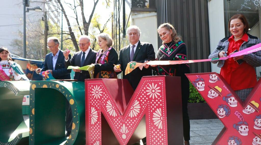 Inauguran la exposición "Arte y los Colores de la Ciudad de México" - Almomento