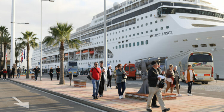 La Autoridad Portuaria de Ceuta y la Sociedad de Servicios Turísticos de la Ciudad apuestan con fuerza por el turismo de cruceros