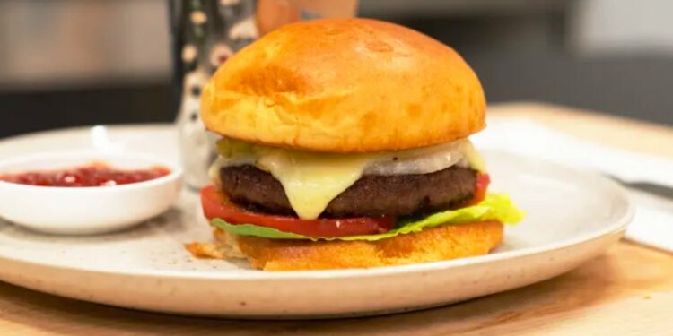 La primera hamburguesa editada con CRISPR quiere llegar al mercado