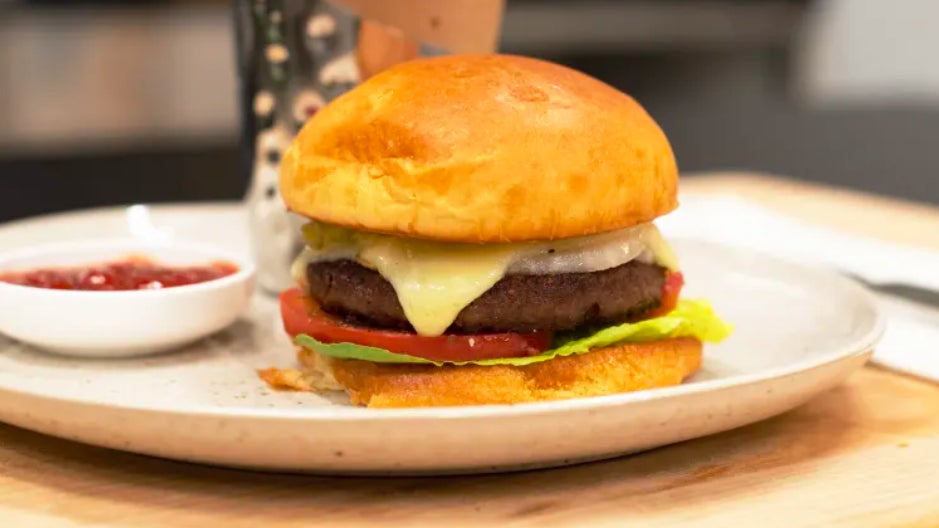 La primera hamburguesa editada con CRISPR quiere llegar al mercado