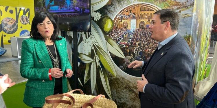 La provincia de Jaén luce su moda flamenca y su oferta turística en la feria Simof de Sevilla