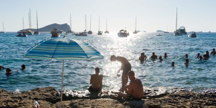 Las agencias de viajes confían en que el turismo recupere pronto su aportación de más del 12% al PIB