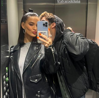Laura Escanes y Álvaro de Luna posan juntos. Instagram