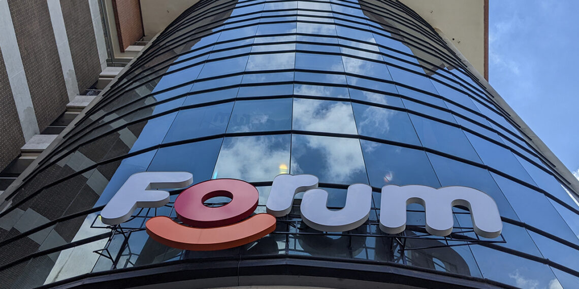 Llega Forum, se van las tiendas de Alex Saab