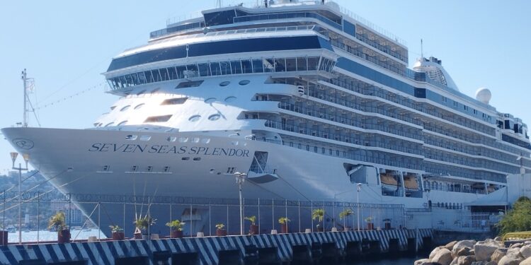 Llega el Ms Seven Seas Splendor, el noveno crucero de la temporada y primero del año  