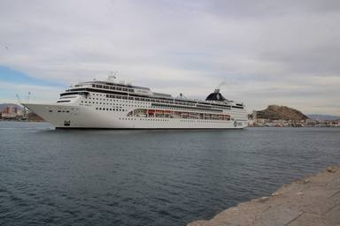Llega el primer crucero del año al puerto de Alicante