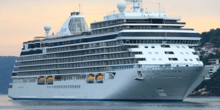 Llegó a Acapulco el MS Seven Seas Splendor, último crucero del año