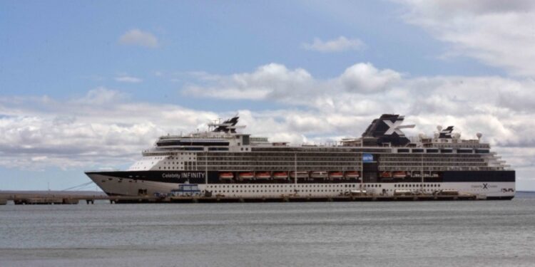 Llegó el crucero Celebrity Infinity