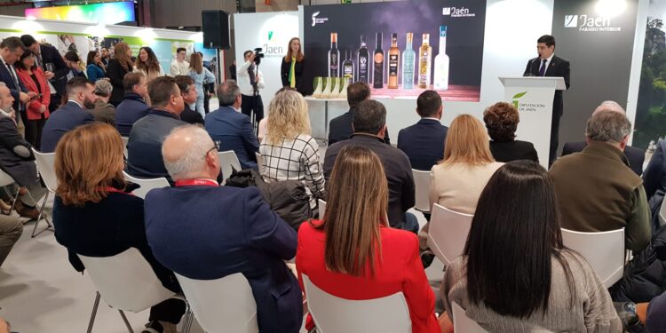 Los aceites Jaén Selección 2023 reciben su reconocimiento en Fitur