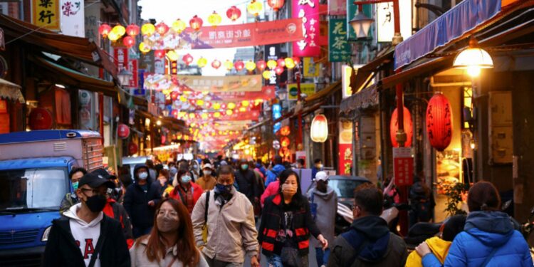 Los epidemiólogos temen la 'tormenta perfecta' del Covid con los viajes de regreso del Año Nuevo chino