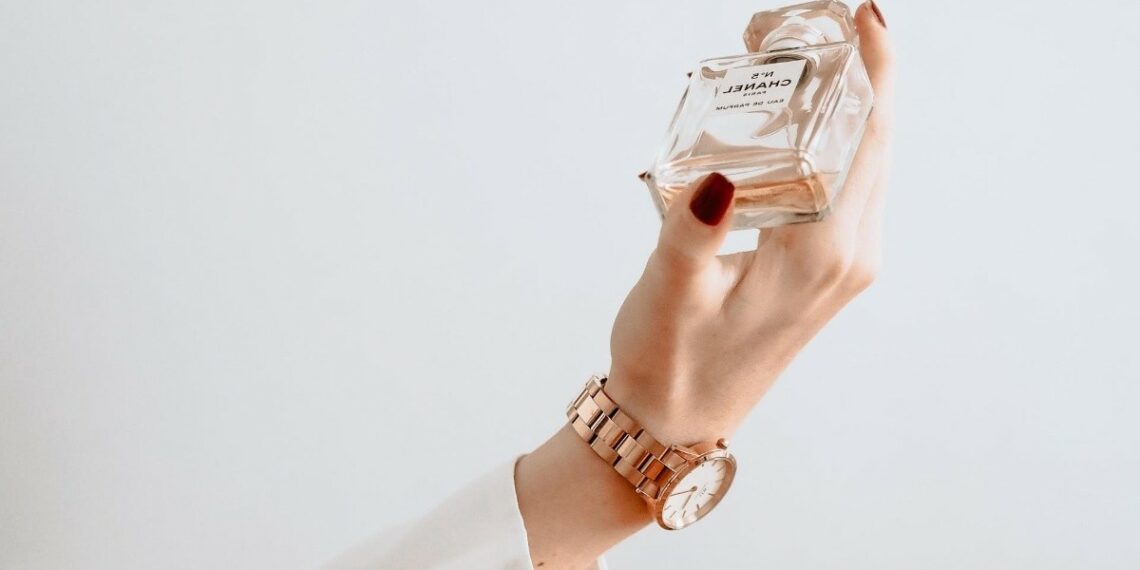 Los mejores perfumes travel-size que pueden llevar a tus viajes