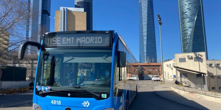 Los viajes en autobuses de la EMT serán gratuitos en la "vuelta al cole"