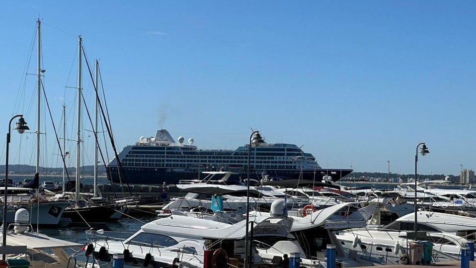El Azamara Pursuit es una embarcación de lujo