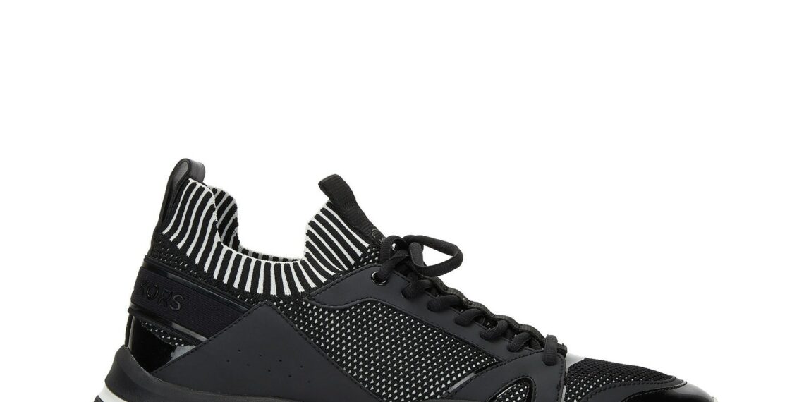 tenis negro con blanco Michael Kors