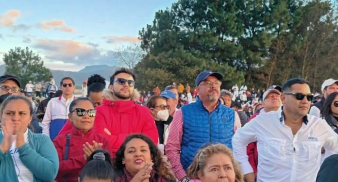Miembros del Gobierno asistieron a la proclamación del binomio de VAMOS