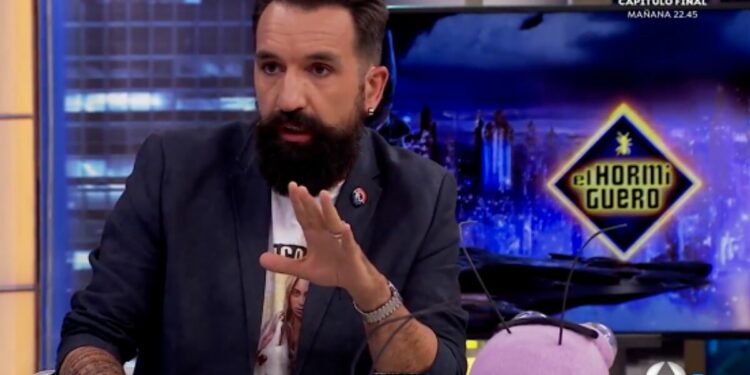 Miguel Lago cuenta una de sus malas ancdotas durante los viajes en 'El Hormiguero': "Haba un olor que digo aqu ha fallecido alguien"