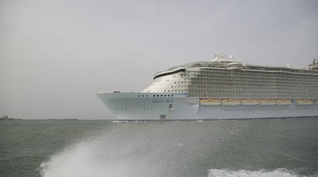 Múltiples cruceros evitan atracar por mal tiempo en Florida y Bahamas