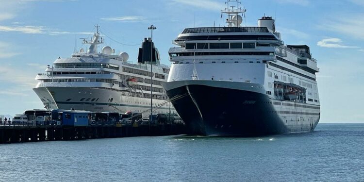Nueve cruceros visitaron Costa Rica simultáneamente