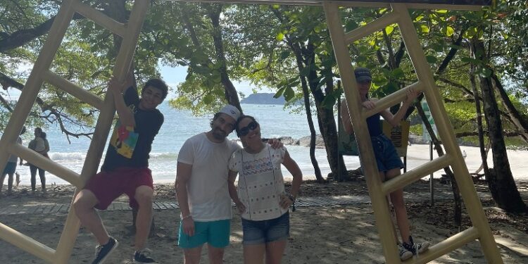 Omar Chaparro recargó baterías para año nuevo turisteando en Costa Rica