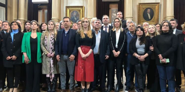 El uso de viajes de los senadores se incrementó fuertemente pese a la escasa actividad legislativa
