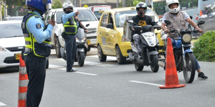 Pico y placa para vehículos y motos de este martes 18 de enero en Medellín y Valle de Aburrá