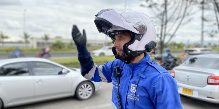 15 controles de movilidad se encuentran ubicados en los 9 corredores de ingreso, para garantizar el flujo vial.
Foto vía: Movilidad.