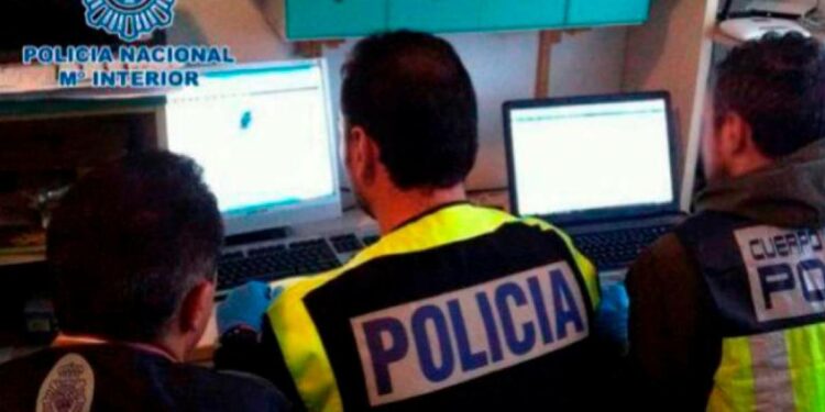 Pornografía infantil a través de una aplicación de mensajería