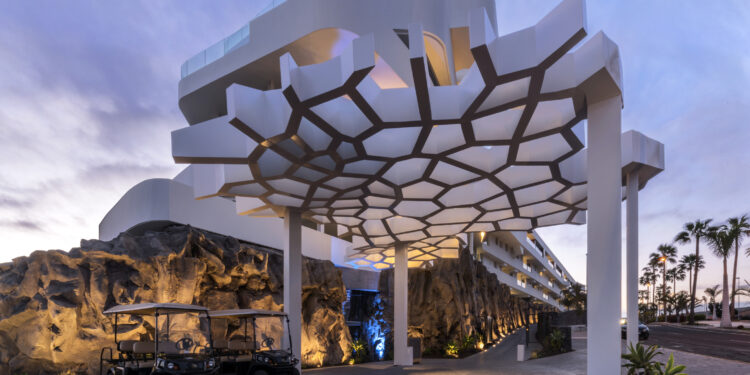 Premios de arquitectura y estrellas Michelin: un hotelazo de Tenerife para darse un capricho