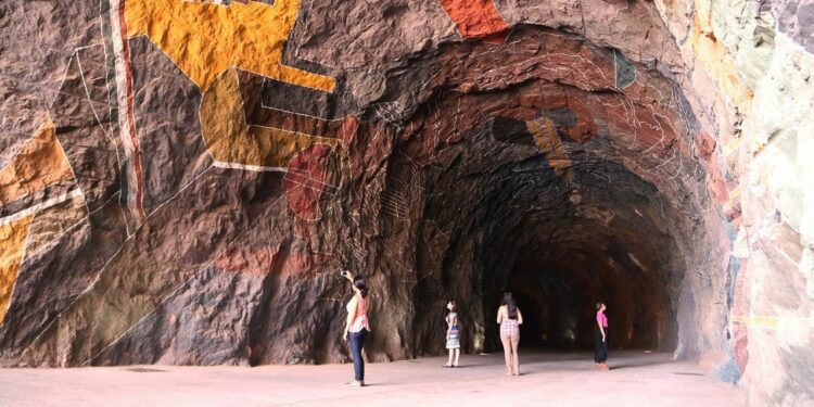 Presa Huites, la cueva donde encontrarás obras de arte estilo rupestre