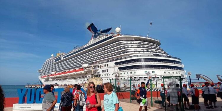 Progreso recibe al primer crucero del 2023: el Carnival Breeze