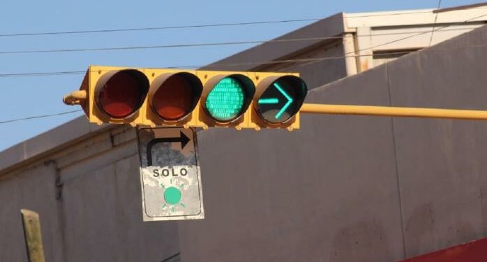 Proyectan instalación de 20 semáforos en Los Mochis