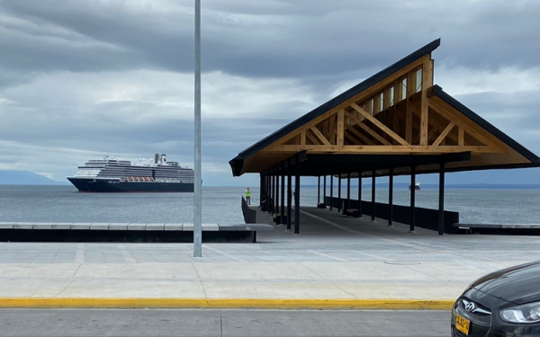 Puerto Montt recibe crucero de Holland America Line