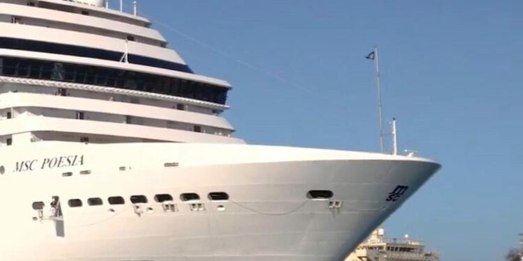 Puerto de Santa Marta recibió el crucero MSC Poesía