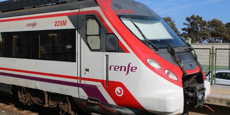 RENFE EMITE CERCA DE 295.000 ABONOS GRATUITOS en Andalucía