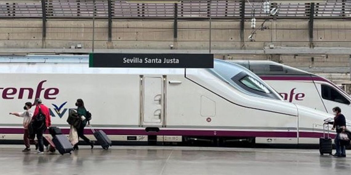 Renfe incorpora dos trenes AVE más que conectarán de forma directa Madrid y Sevilla a partir del 23 de enero