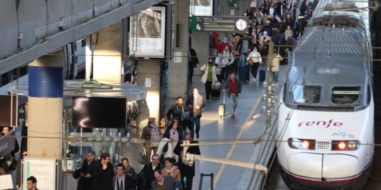 Retrasos de los trenes AVE en la estación de Santa Justa