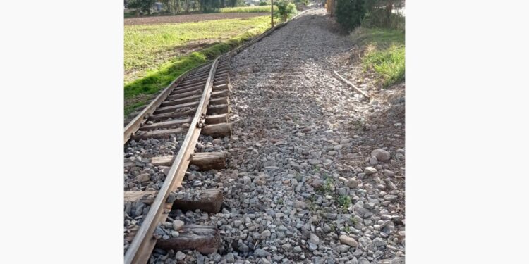 La concesionaria Ferrocarril Transandino S.A. informó que hubo constantes bloqueos de la vía férrea que conduce a Machu Picchu. Foto: ANDINA/difusión.