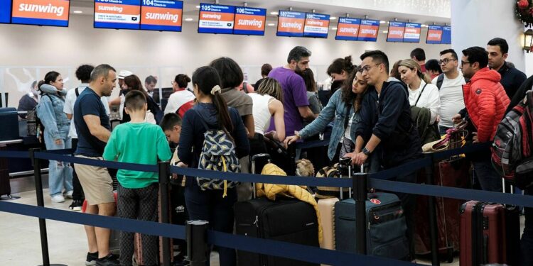 SAT: ¿Te gusta viajar? Revisa si tus viajes cumplen los requisitos para ser deducibles de impuestos