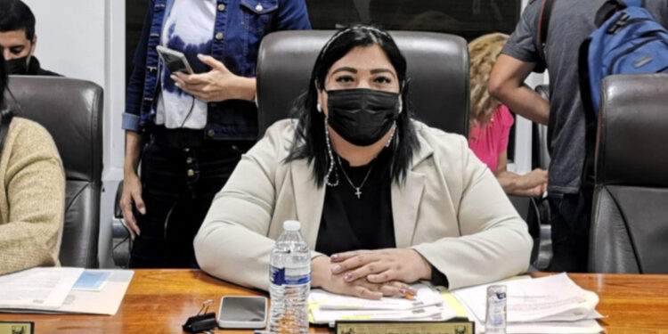 Se opone Andrea Ramírez a viajes de lujo de 3 regidores de Los Cabos