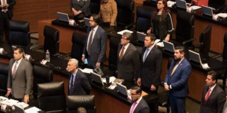 Senadores tendrán que entregar un informe de sus viajes