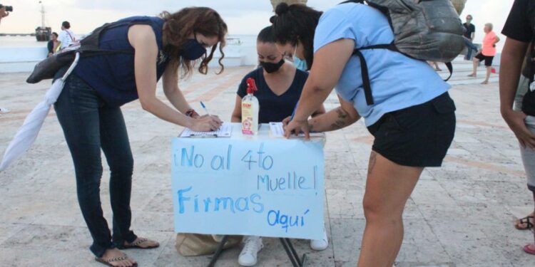 Siguen luchando contra cuarto muelle de cruceros en Cozumel