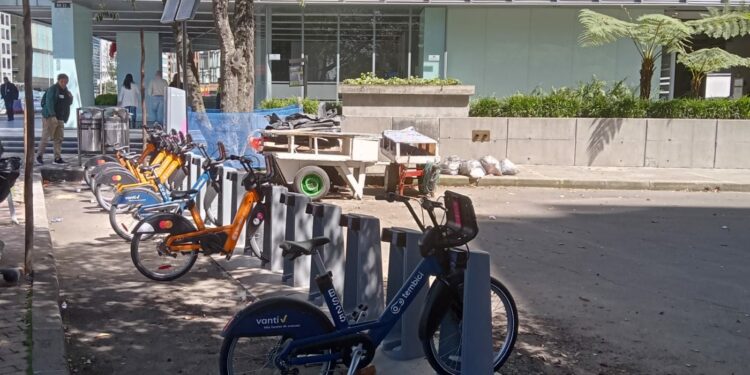 En estos momentos ya hay más de 240 estaciones activas y ya entraron en operación 750 bicicletas eléctricas (de pedaleo asistido) en la ciudad. (Infobae)