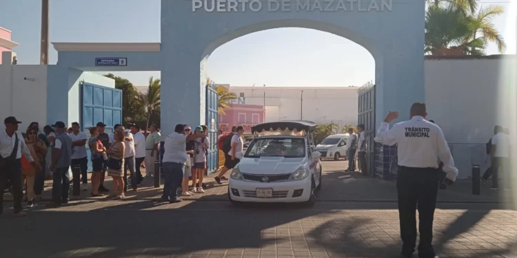 TVP | TVPACIFICO.MX | Turismo de Cruceros ni se inmutó de lo ocurrido el Jueves Negro