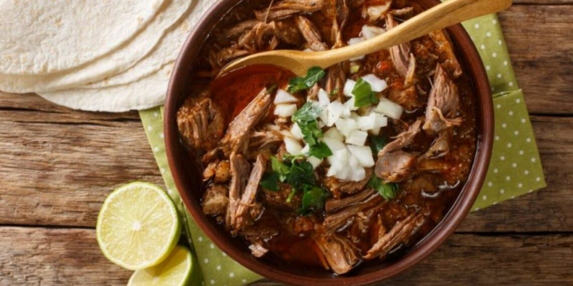 TasteAtlas hace guiño a la birria de Jalisco, ¿la incluirá entre los mejores platillos de 2023?