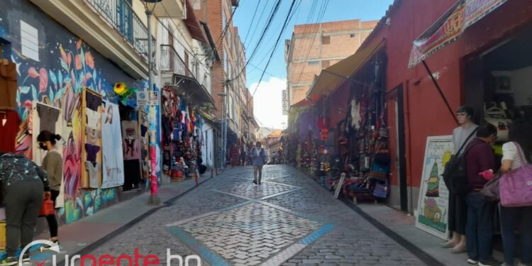 Tras el paro en Santa Cruz, el conflicto de Perú golpea de nuevo al sector turístico de La Paz