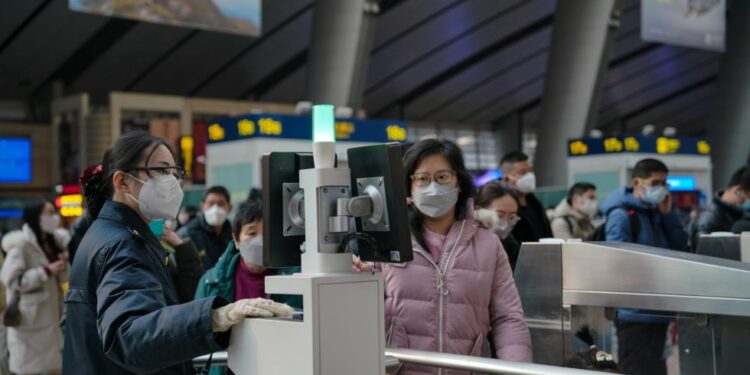 Londres pedirá test de covid negativo a viajeros de China desde el 5 de enero