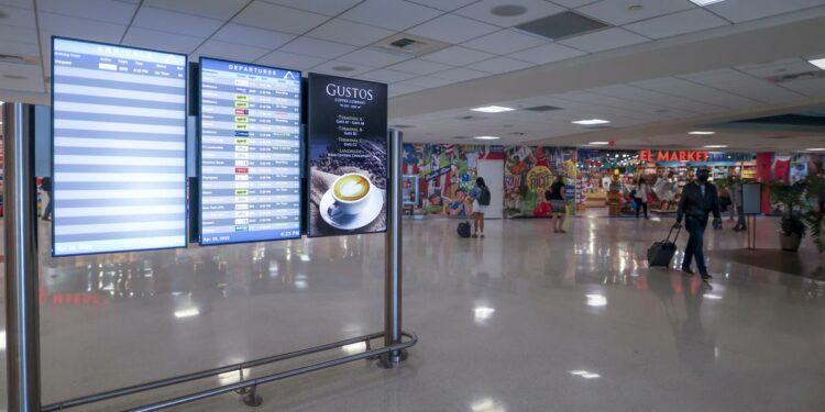 Turismo anticipa aumento de frecuencia de vuelos hacia Colombia y España