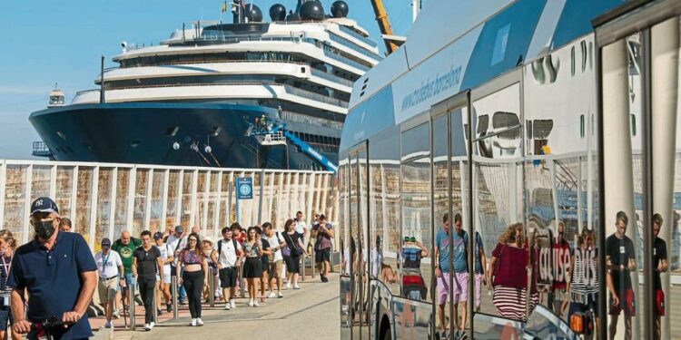 Turismo de Barcelona descarta que la ‘ecotasa’ a los cruceros reste visitantes