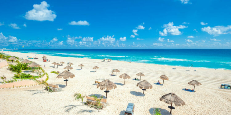 Turismo en el Caribe repuntó en 2022, Cancún recibió más de 30 millones de viajeros aéreos